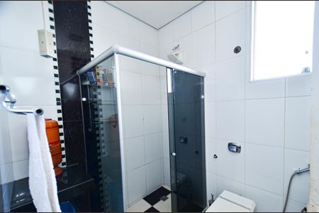 Casa à venda com 360m², 5 quartos e 2 vagas Casa à venda com 360m², 5 quartos e 2 vagasBanheiro social