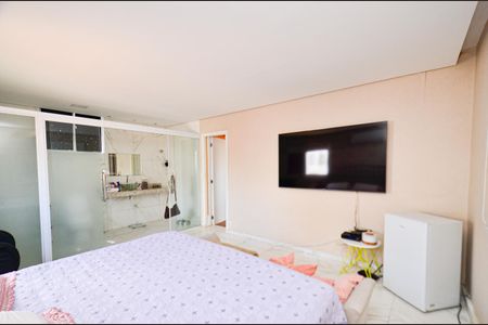 Casa à venda com 360m², 5 quartos e 2 vagas Casa à venda com 360m², 5 quartos e 2 vagasSuite