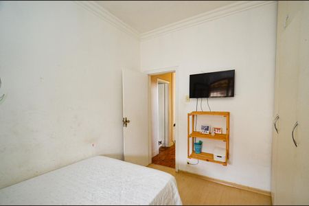 Casa à venda com 360m², 5 quartos e 2 vagas Casa à venda com 360m², 5 quartos e 2 vagasQuarto3