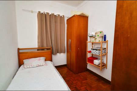 Casa à venda com 360m², 5 quartos e 2 vagas Casa à venda com 360m², 5 quartos e 2 vagasQuarto4