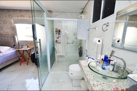 Casa à venda com 360m², 5 quartos e 2 vagas Casa à venda com 360m², 5 quartos e 2 vagasBanheiro suite