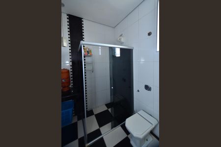 Casa à venda com 360m², 5 quartos e 2 vagas Casa à venda com 360m², 5 quartos e 2 vagasBanheiro social