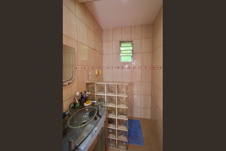 Casa à venda com 360m², 5 quartos e 2 vagas Casa à venda com 360m², 5 quartos e 2 vagasLavabo da sala