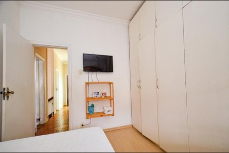 Casa à venda com 360m², 5 quartos e 2 vagas Casa à venda com 360m², 5 quartos e 2 vagasQuarto3