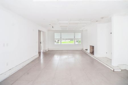 Casa à venda com 268m², 5 quartos e 3 vagas Casa à venda com 268m², 5 quartos e 3 vagasSala