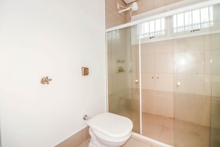 Casa à venda com 268m², 5 quartos e 3 vagas Casa à venda com 268m², 5 quartos e 3 vagasBanheiro Social