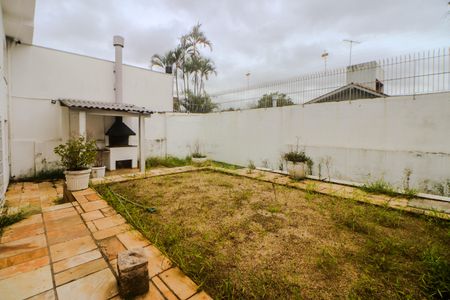 Casa à venda com 268m², 5 quartos e 3 vagas Casa à venda com 268m², 5 quartos e 3 vagasPátio