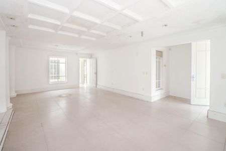 Casa à venda com 268m², 5 quartos e 3 vagas Casa à venda com 268m², 5 quartos e 3 vagasSala