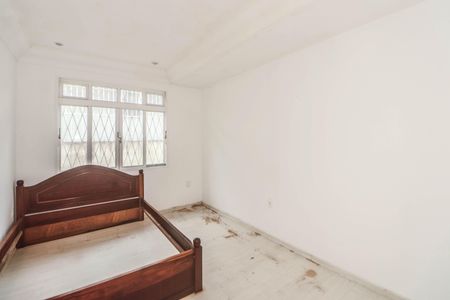 Casa à venda com 268m², 5 quartos e 3 vagas Casa à venda com 268m², 5 quartos e 3 vagasQuarto 2