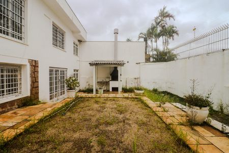 Casa à venda com 268m², 5 quartos e 3 vagas Casa à venda com 268m², 5 quartos e 3 vagasPátio