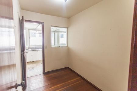Apartamento à venda com 250m², 4 quartos e 4 vagas Apartamento à venda com 250m², 4 quartos e 4 vagasQuarto 5