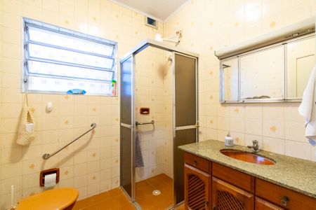 Casa à venda com 198m², 2 quartos e 2 vagas Casa à venda com 198m², 2 quartos e 2 vagasBanheiro