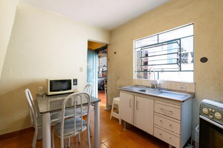 Casa à venda com 198m², 2 quartos e 2 vagas Casa à venda com 198m², 2 quartos e 2 vagasSala/Cozinha da Edicula