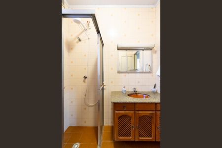 Casa à venda com 198m², 2 quartos e 2 vagas Casa à venda com 198m², 2 quartos e 2 vagasBanheiro