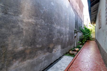 Casa à venda com 198m², 2 quartos e 2 vagas Casa à venda com 198m², 2 quartos e 2 vagasCorredor Externo