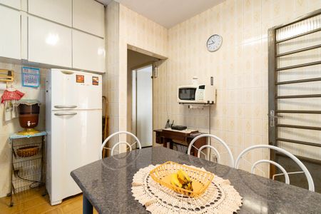Casa à venda com 198m², 2 quartos e 2 vagas Casa à venda com 198m², 2 quartos e 2 vagasCozinha