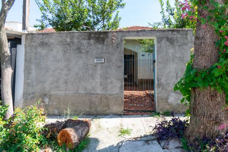 Casa à venda com 198m², 2 quartos e 2 vagas Casa à venda com 198m², 2 quartos e 2 vagasFachada