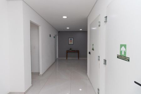 Apartamento à venda com 55m², 2 quartos e 2 vagas Apartamento à venda com 55m², 2 quartos e 2 vagasHall social