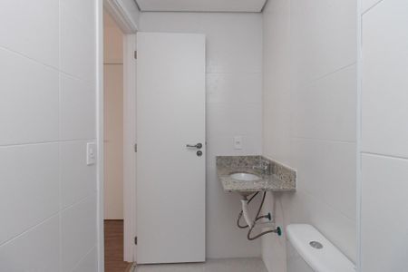 Apartamento à venda com 55m², 2 quartos e 2 vagas Apartamento à venda com 55m², 2 quartos e 2 vagasBanheiro da Suíte