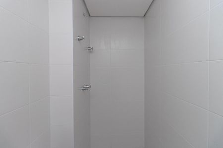 Apartamento à venda com 55m², 2 quartos e 2 vagas Apartamento à venda com 55m², 2 quartos e 2 vagasBanheiro da Suíte