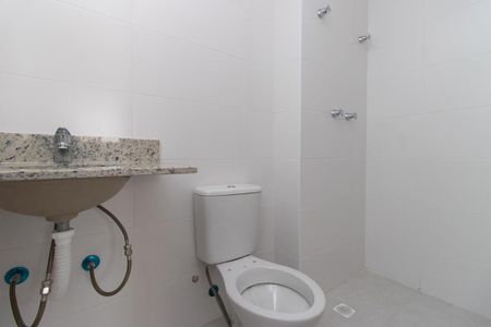 Apartamento à venda com 55m², 2 quartos e 2 vagas Apartamento à venda com 55m², 2 quartos e 2 vagasBanheiro da Suíte