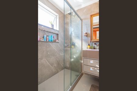 Casa à venda com 200m², 4 quartos e 2 vagasBanheiro da Suíte