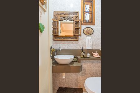 Casa à venda com 200m², 4 quartos e 2 vagasLavabo