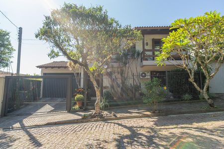 Casa à venda com 200m², 4 quartos e 2 vagasFachada