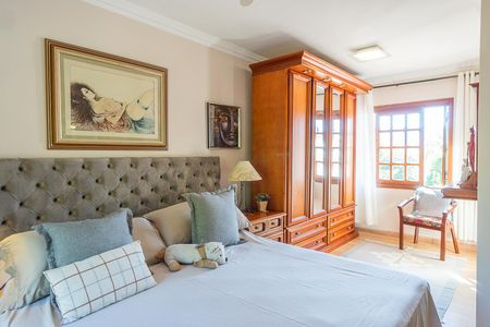 Casa à venda com 200m², 4 quartos e 2 vagasSuíte