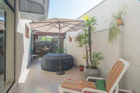 Casa à venda com 200m², 4 quartos e 2 vagasQuintal