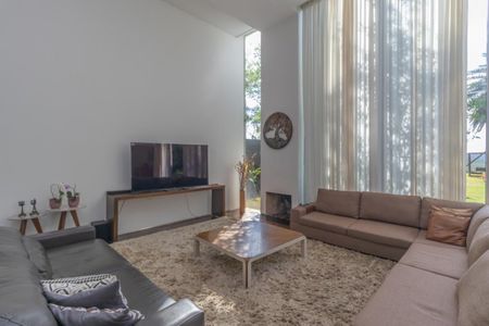 Casa à venda com 450m², 4 quartos e 2 vagas Casa à venda com 450m², 4 quartos e 2 vagasFoto 05