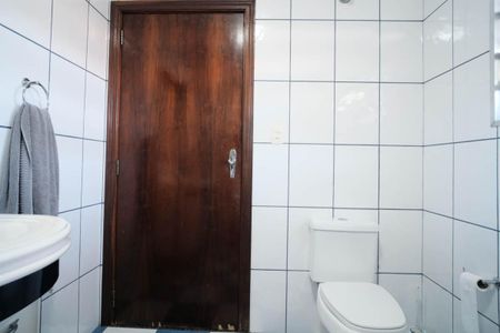 Casa à venda com 100m², 3 quartos e 3 vagasBanheiro 1