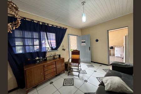 Casa à venda com 80m², 1 quarto e 2 vagasSala