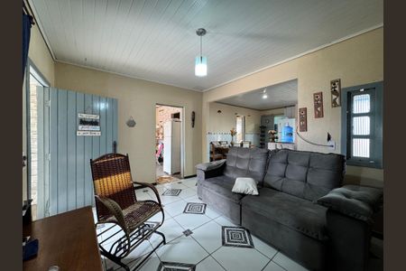 Casa à venda com 80m², 1 quarto e 2 vagasSala