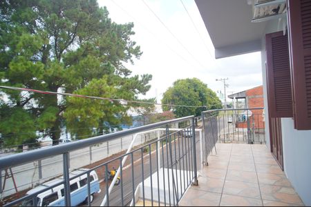 Casa à venda com 90m², 3 quartos e 2 vagasVaranda