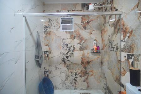 Casa à venda com 90m², 3 quartos e 2 vagasBanheiro