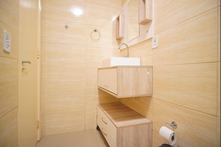 Apartamento à venda com 59m², 2 quartos e sem vagaBanheiro Corredor