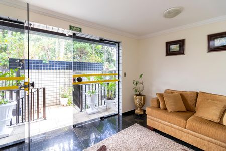 Apartamento à venda com 160m², 3 quartos e 2 vagas Apartamento à venda com 160m², 3 quartos e 2 vagasHall Social