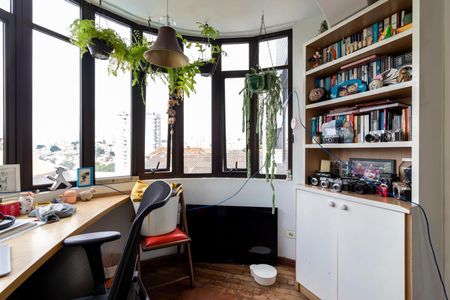 Apartamento à venda com 160m², 3 quartos e 2 vagas Apartamento à venda com 160m², 3 quartos e 2 vagasEscritório