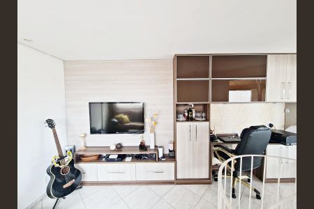 Apartamento à venda com 105m², 2 quartos e 1 vaga Apartamento à venda com 105m², 2 quartos e 1 vagaSala de TV