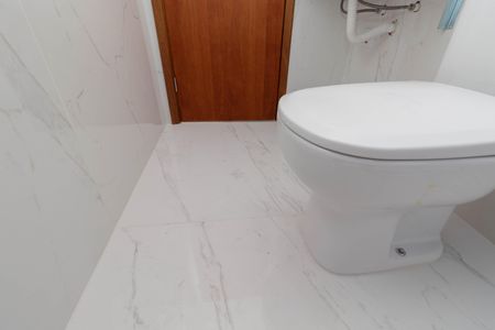 Apartamento à venda com 56m², 2 quartos e sem vaga Apartamento à venda com 56m², 2 quartos e sem vagaBanheiro