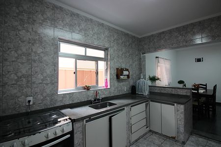 Casa à venda com 156m², 3 quartos e 3 vagasCozinha