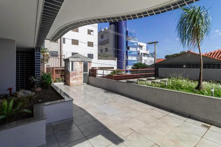 Apartamento à venda com 200m², 4 quartos e 3 vagas Apartamento à venda com 200m², 4 quartos e 3 vagasHall social