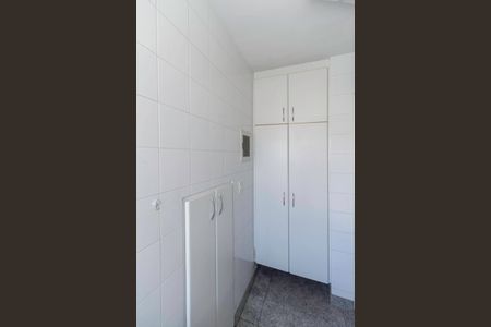Apartamento à venda com 200m², 4 quartos e 3 vagas Apartamento à venda com 200m², 4 quartos e 3 vagasÁrea de serviço