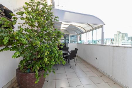 Apartamento à venda com 200m², 4 quartos e 3 vagas Apartamento à venda com 200m², 4 quartos e 3 vagasCobertura