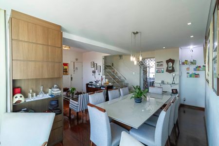 Apartamento à venda com 200m², 4 quartos e 3 vagas Apartamento à venda com 200m², 4 quartos e 3 vagasSala 1