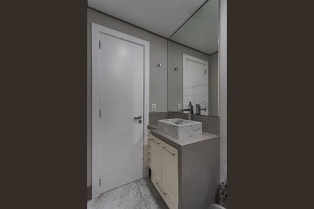 Casa de condomínio à venda com 271m², 3 quartos e 2 vagas Casa de condomínio à venda com 271m², 3 quartos e 2 vagasBanheiro Suíte