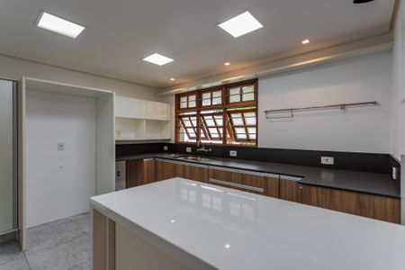 Casa de condomínio à venda com 271m², 3 quartos e 2 vagas Casa de condomínio à venda com 271m², 3 quartos e 2 vagasCozinha