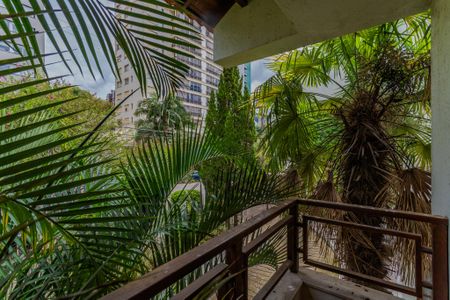 Casa de condomínio à venda com 271m², 3 quartos e 2 vagas Casa de condomínio à venda com 271m², 3 quartos e 2 vagasQuarto 1 Vista