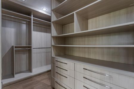 Casa de condomínio à venda com 271m², 3 quartos e 2 vagas Casa de condomínio à venda com 271m², 3 quartos e 2 vagasSuíte